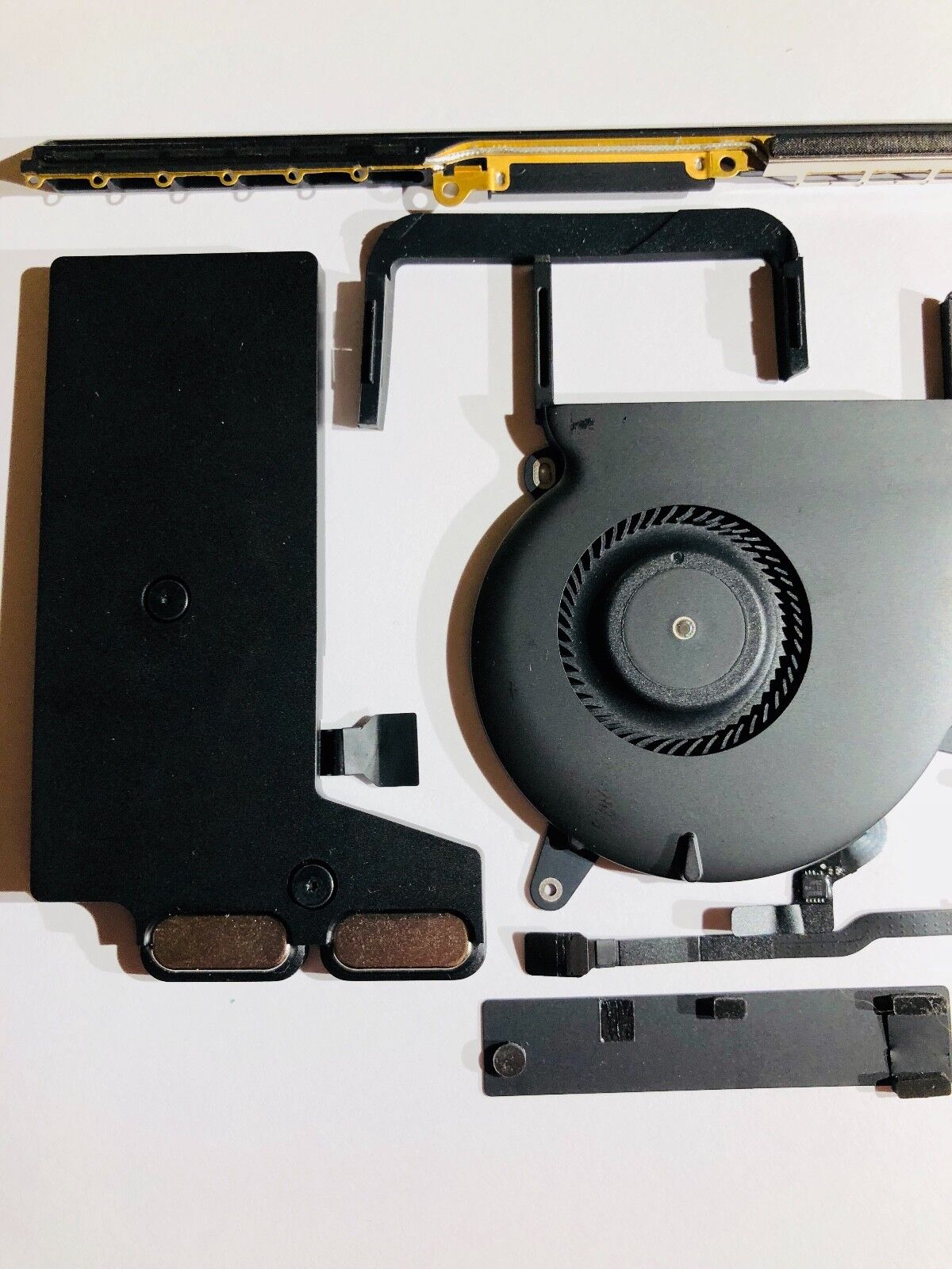 MacBook pro 13" 2016 2017 2018  Fan WiFi - Speakers  - screws -  flex cables
