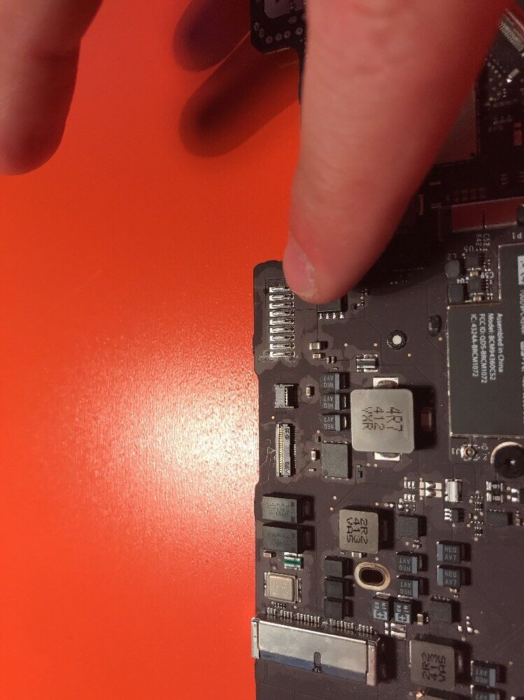 Macbook Air 13'' A1466 Core i5 1.4GHZ 4GB Ram Logic Board 2014  820-3437-B